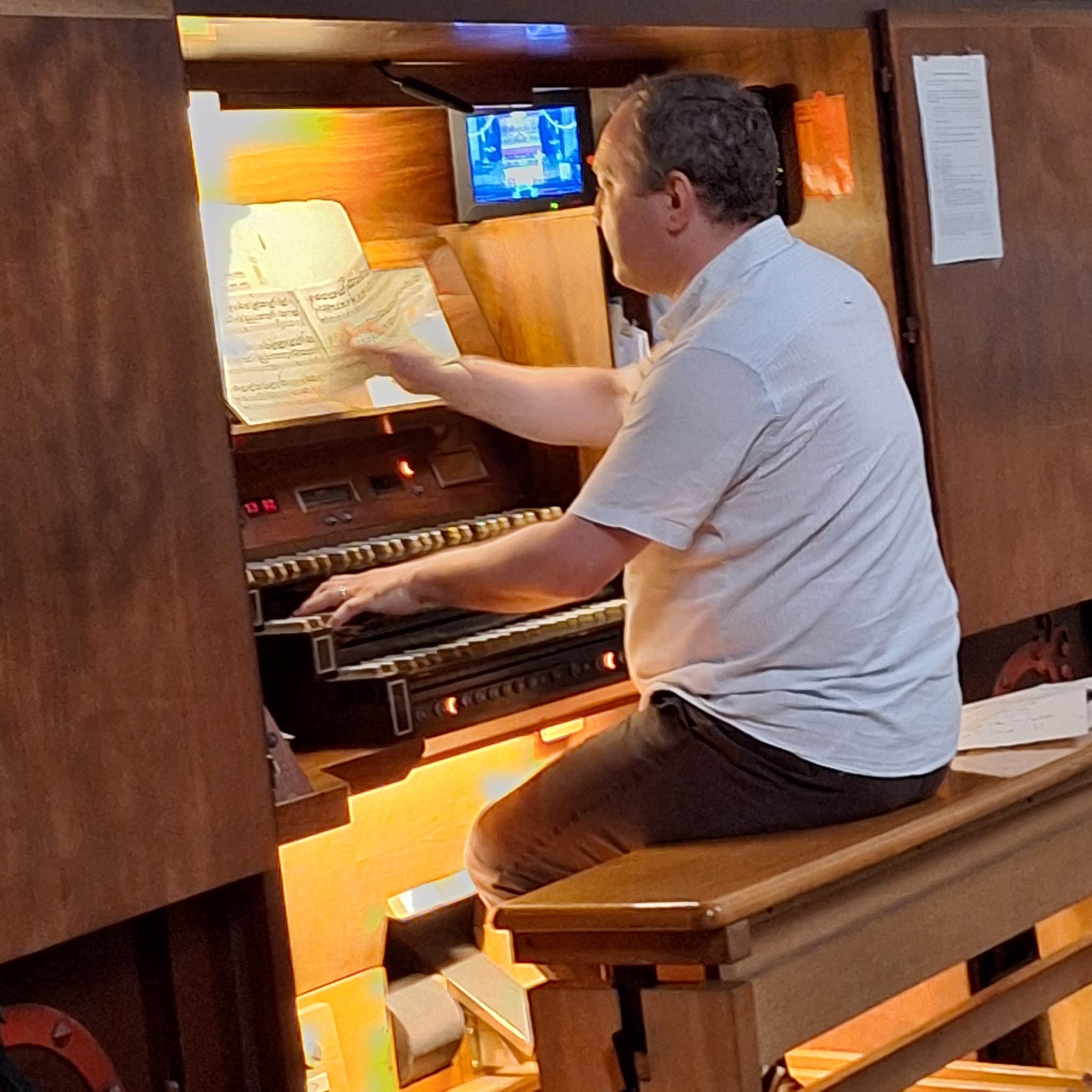 Pedale und Pfeifen 2025 Piotr Pajak an der Eisenbarthorgel in St. Josef